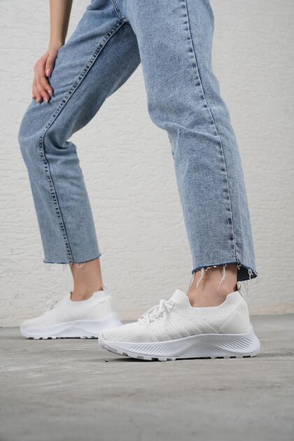 Women's White Lace-Up Knitwear Sneaker Byndsnkk40
