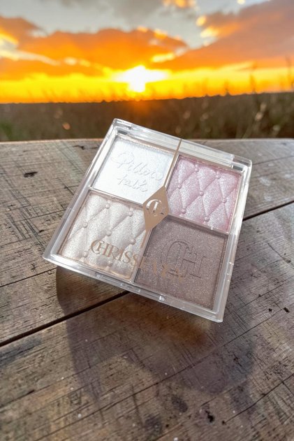 Chrisseven 4 Color Highlighter Face Palette Illuminating Palette