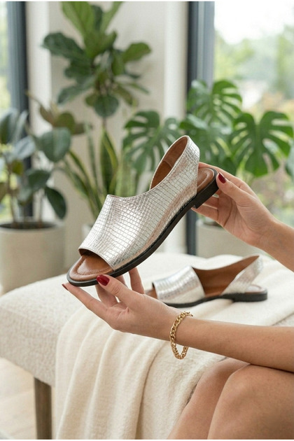 Silver Women's Crocodile Patterned Daily Comfortable Sandals