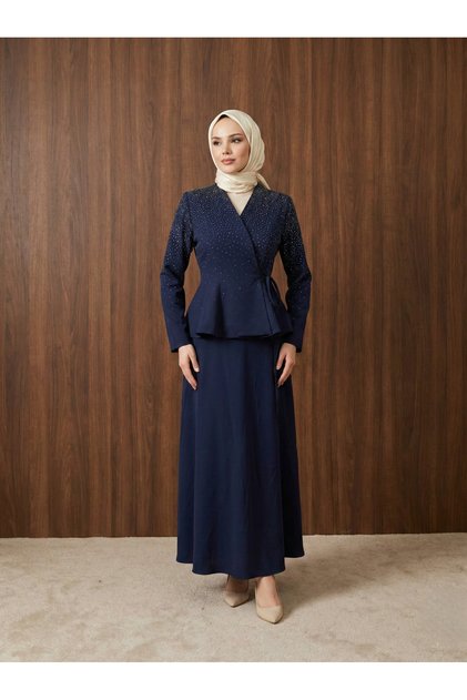 Hazal Takım Larcivert