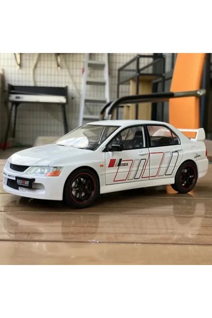 Mitsubishi Lancer Evolution White 1/24 Model Car