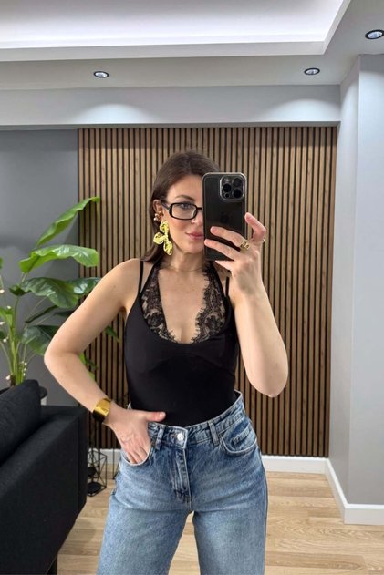 Dantel Detaylı Bodysuit Siyah