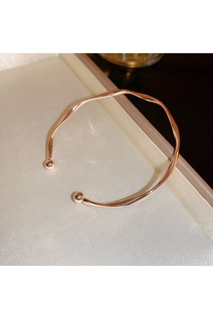 HB637-2 Golden Charm Bangles for Women Minimalism Fashion Twisted Couple Cuff Bracelet 2023 New Tren