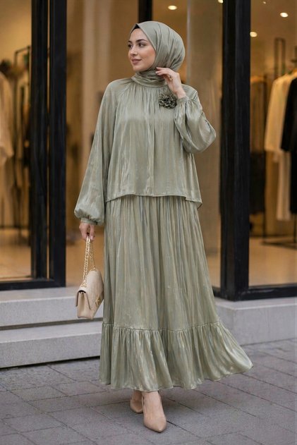 Mint Green Blouse Skirt Set with Elastic Sleeves and Bronchial Detail