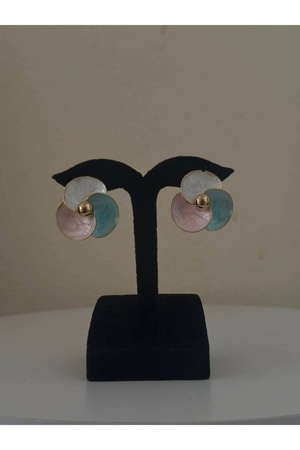 Pastel Tonlu Çiçek Formunda Gold Detaylı Küpe