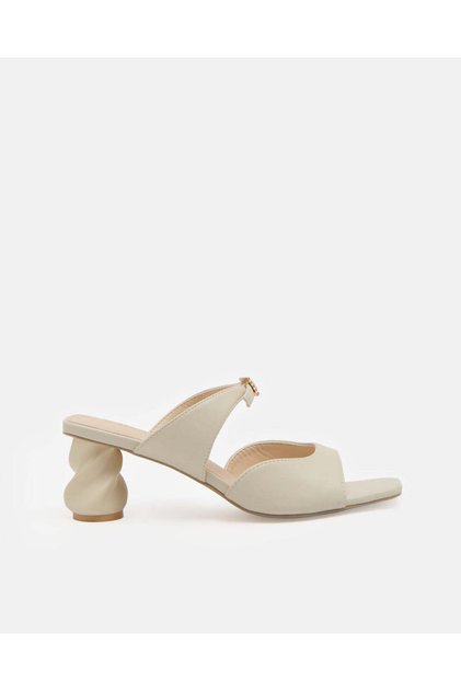 Women Cream Buckled Strap Mules