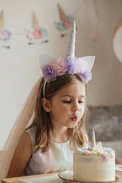 Unicorn Tüllü Çocuk Taç Doğum Günü Konsept