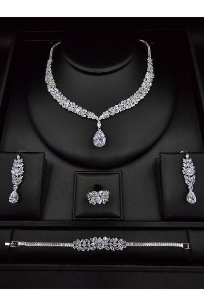 Elegant and Brilliant Teardrop Zircon Set