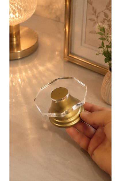 Lokumluk 8 mm Transparent Plexiglass with Matte Gold Legs