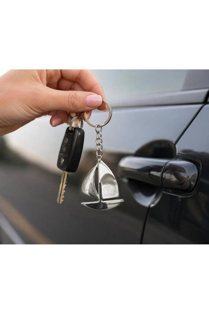 Keychain Metal Sailing Ship Decorative Bag Accessory Home Office Car Key 10cm