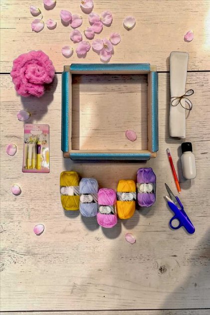 Punch Embroidery Starter Kit / 25X25 cm Combination with Needle/Thread Hoop (with Case as a Gift)