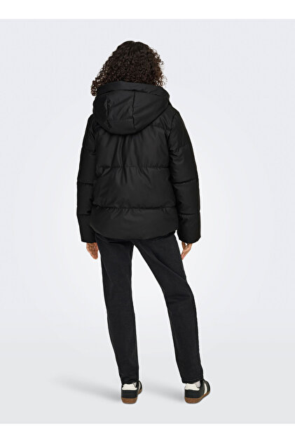 ONLY Siyah Kadın Kapitone Mont ONLAGNES COATED PUFFER JACKET OTW