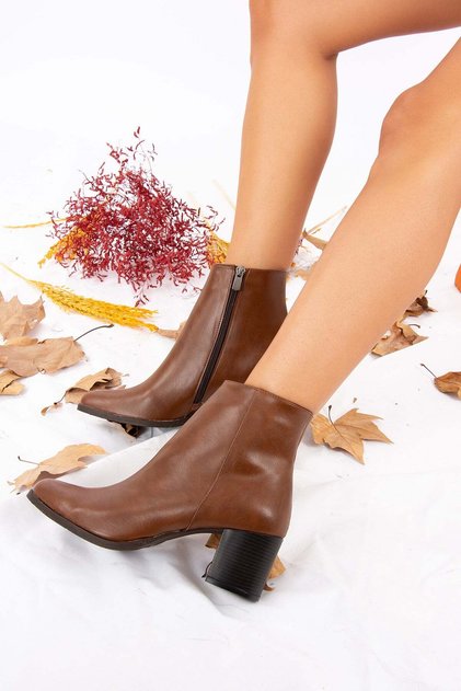 Tan Women's Boots G654013109