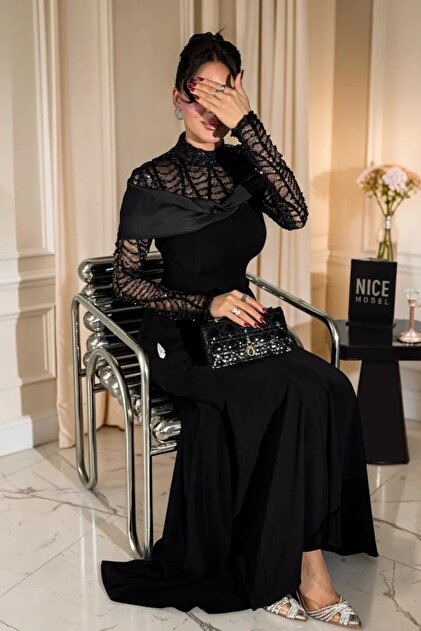 Nice Model Barbie Black Sequined Evening Dress with Luxurious Stretch  Taffeta- Trendyol