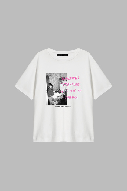 Gets Out of Control Printed Relaxed Fit White Women's Tshirt