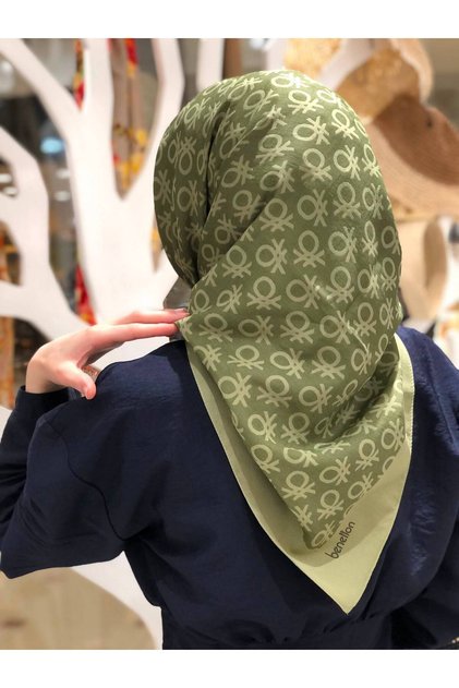 Benetton Elegant Scarf 1024