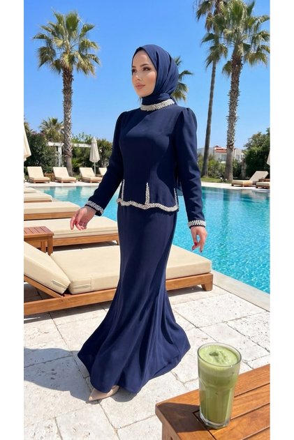 Beli ve bilekleri taş işlemeli abiye
