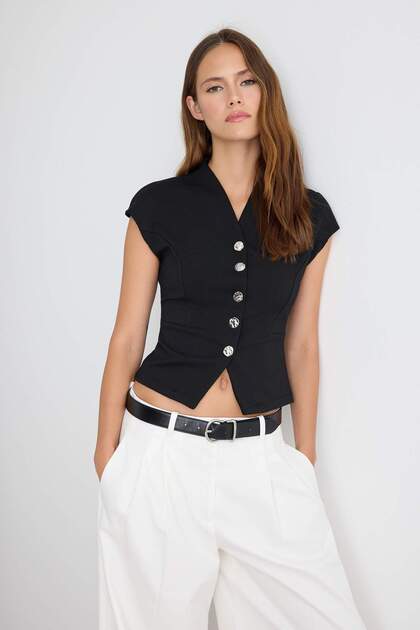 Siyah Fitted V Yaka Yarasa Kol Regular İnterlok Örme Yelek TWOAW27YE00028