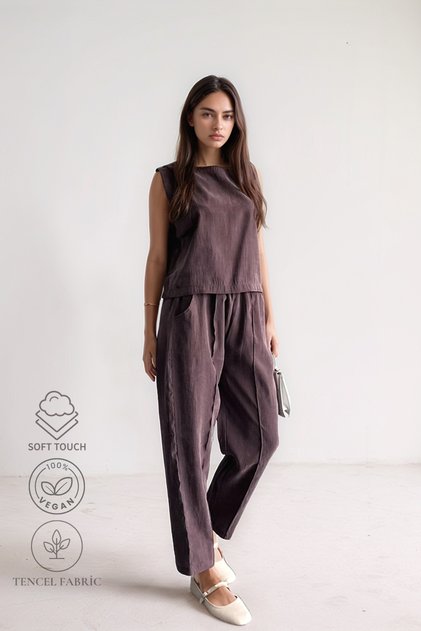 Tencel Two-Piece Set – Round Neck Blouse & Carrot Pants