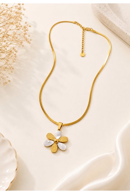 Steel Daisy Model Necklace