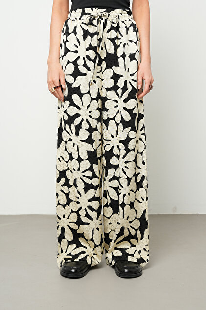 Women's Black and White Floral Patterned Elastic Waist Palazzo Trousers