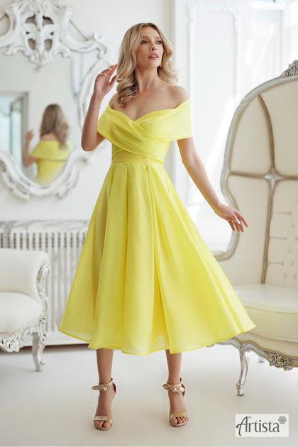 Rochie midi galbenă cu umeri căzuți și fustă amplă