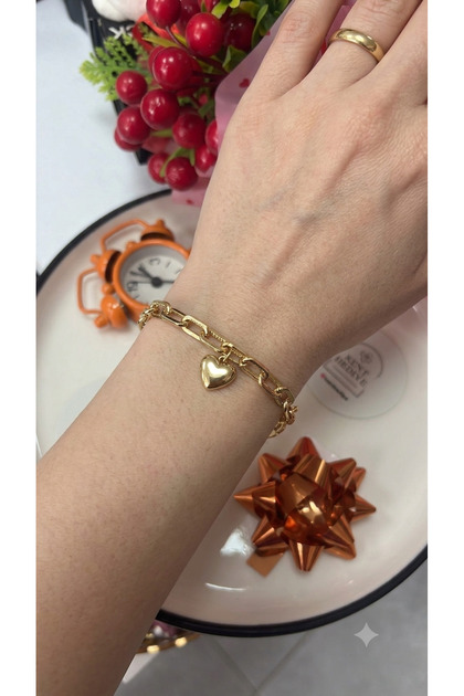 Women's Gold Plated Heart Pendant Bracelet with Chain Detail