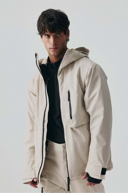 Ski jacket with StormMove™
