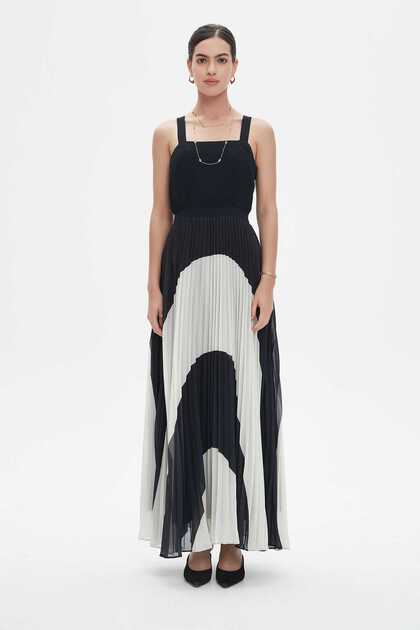 Women's Sleeveless Maxi Dress with Wide Straps