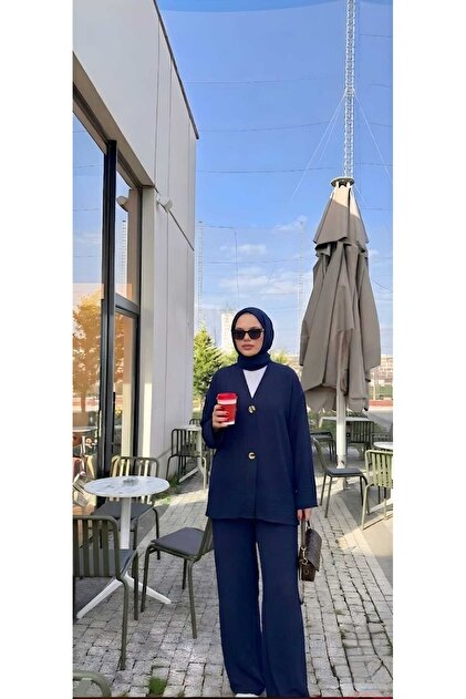 Kadın V Yaka Rahat Kesim Düğmeli Alt-Üst Takım