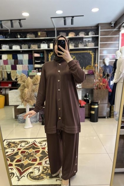 Ön Ve Pantolonu Çıtçıt Detaylı Pantolonlu Takım