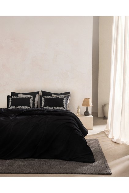 Linda Single Bedding Set with 100% Cotton Embroidered Washable Seersucker Sheets - Black