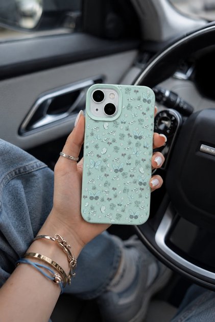 Iphone 13-14-15 Uyumlu Açık Yeşil Kelebek ve Çiçek Desenli Mat Silikon Telefon Kılıfı - Kamera Korumalı