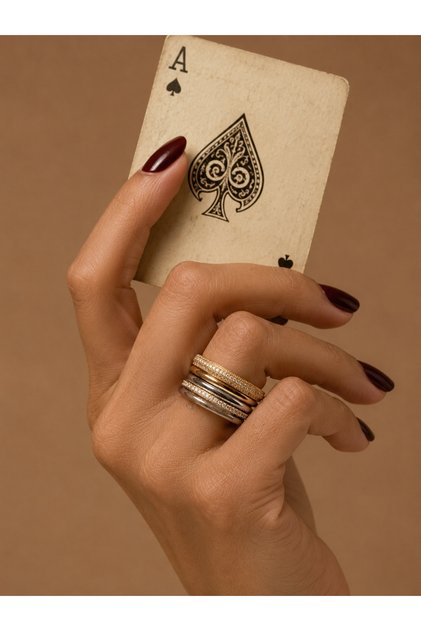 Boho Atelier – Çoklu Halka Detaylı Taşlı Gold Yüzük