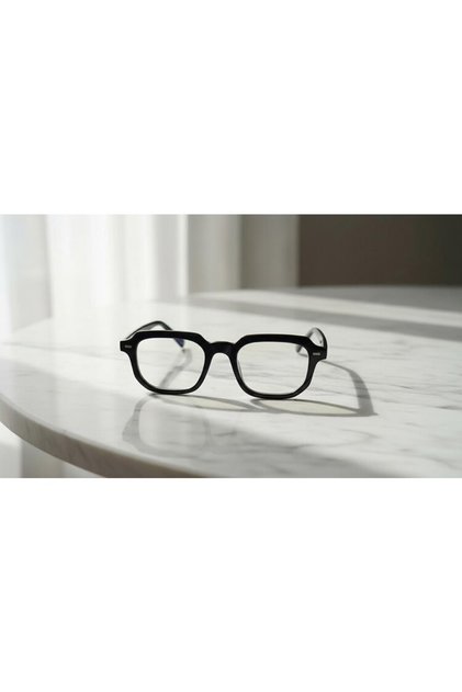 Black frame style glasses with transparent glass - mvi̇p4