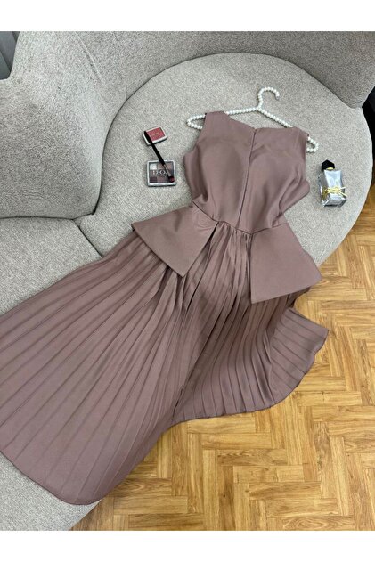 DARBEST Square Collar Dress, Pleated Midi Dress, Peplum Waist Dress, High  Fashion Women's Clothing, Soft Occasion Dresses, Geometric Detail Dress, Chic  Casual Dress- Trendyol