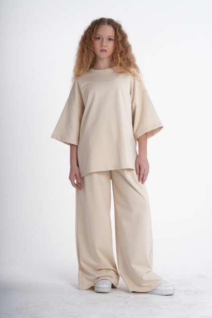 Girls' Loose-Fit Top and Bottom Set - Comfortable Two-Piece Tracksuit with Spanish-Cut Trousers