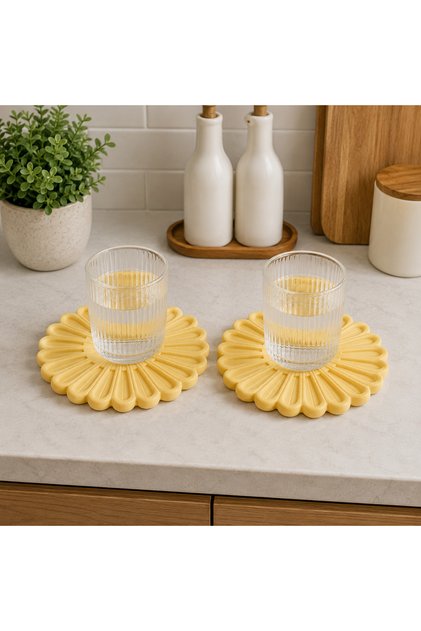 Yellow 2-Piece Decorative Round Coasters