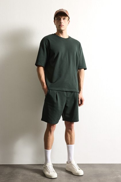 Baggy-Fit-Shorts mit Faltendetail und Taschen I3697AX26SM