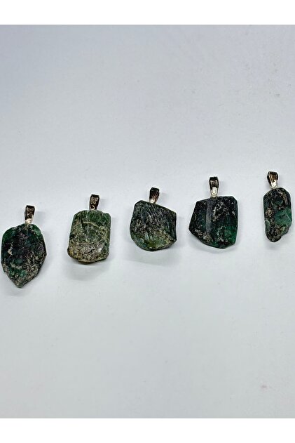 Emerald Natural Stone Pendant 1 Piece