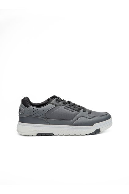 Low Top Daily Comfort Sneaker