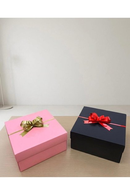 2 Adet Şık ve Dayanıklı Hediye Kutusu, Lüks Siyah Ve Pembe, Hediye Kutusu, (20x20x10 cm) Sert Mukavva Kapaklı Hediyelik Eşya Kutusu