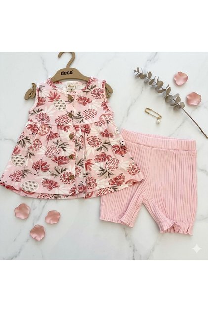 Compleu cu maneca scurrta si model floral