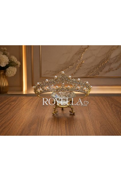 Işıltısıyla tüm bakışları üzerine çeken zirkon taşlı rodyum kaplama ✨ Her kombinine zarafet ve şıklık katacak özel bir dokunuş