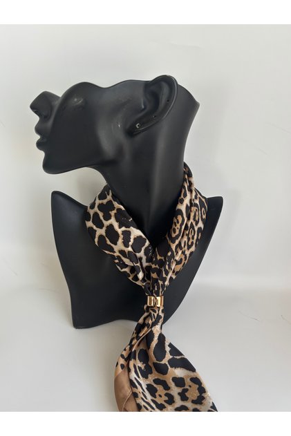 Leopar Desenli Altın Yüzük Detaylı Çift Taraflı Fular (70x70 cm)