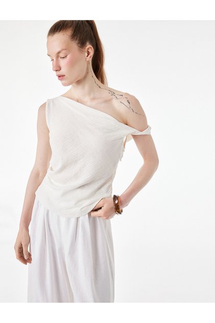 Slim Fit Sleeveless Asymmetrical Cut Boat Neck Blouse
