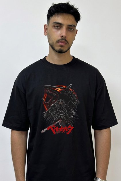 تي شيرت أسود كبير الحجم مطبوع بتصميم Berserk Guts Beast
