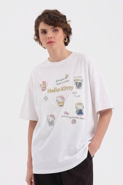 Women's Hello Kitty Print and Handmade Detailed Oversize Design Tshirt