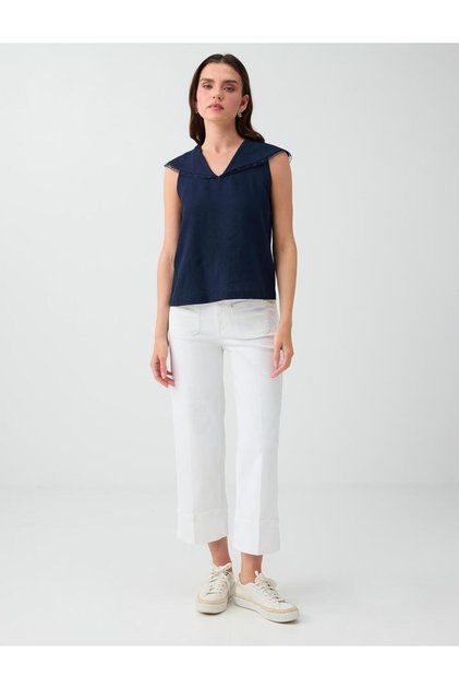 Off-White Regular Waist Denim Trousers with Pocket Detail