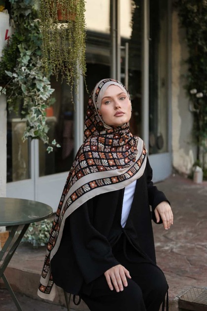 Petra Folk Pattern Shawl - Mink Black